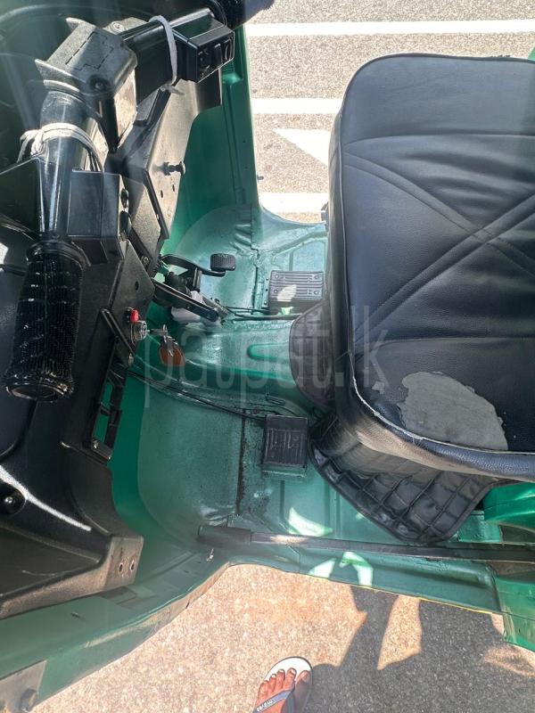 Bajaj Three Wheel 2011 - பயன்படுத்தப்பட்டது முச்சக்கர வண்டி sale in Sri Lanka - patpat.lk