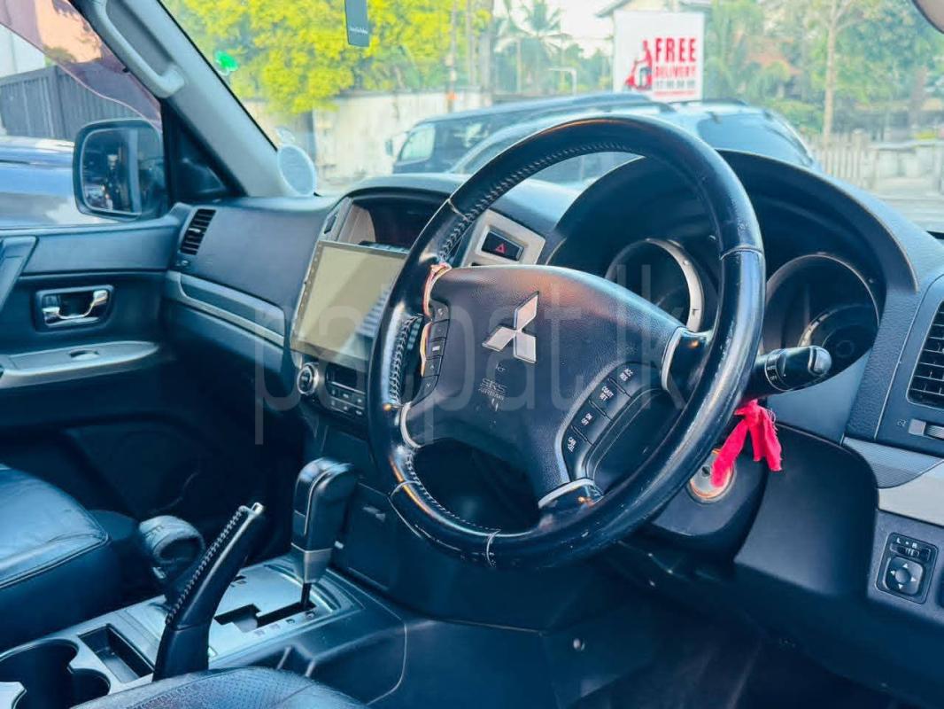 Mitsubishi Pajero 2012 - பயன்படுத்தப்பட்டது SUV sale in Sri Lanka - patpat.lk