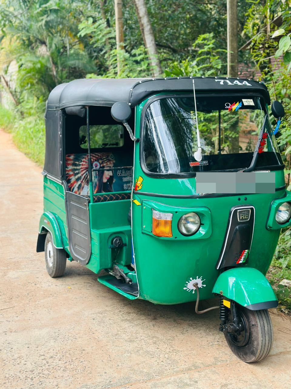 Bajaj Three Wheel 2013