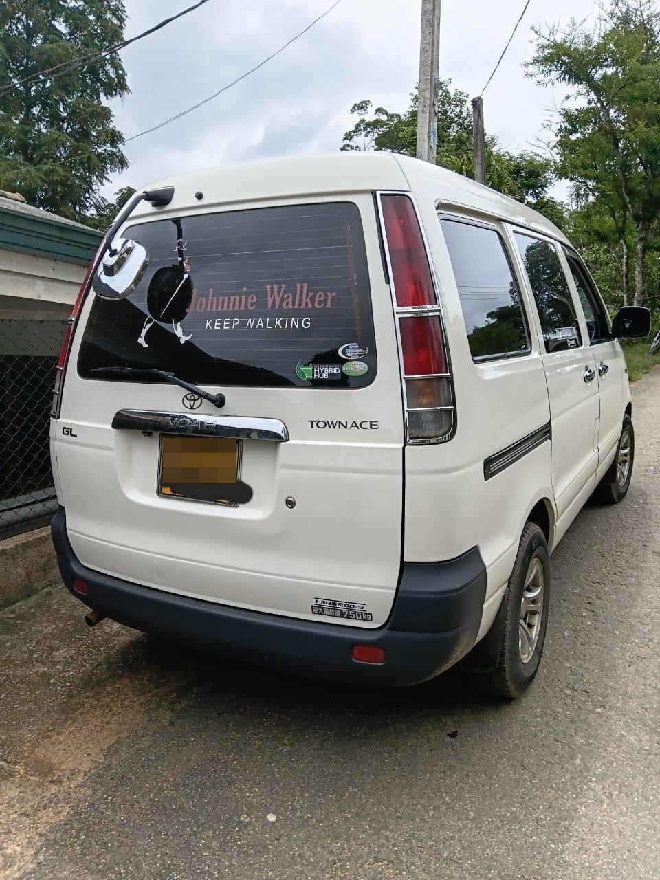 Toyota Noah 2006 - பயன்படுத்தப்பட்டது வேன் sale in Sri Lanka - patpat.lk