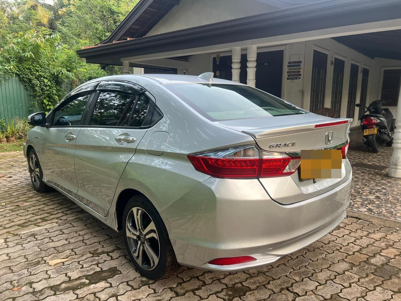 Honda Grace 2015 - Used Car sale in Sri Lanka - patpat.lk
