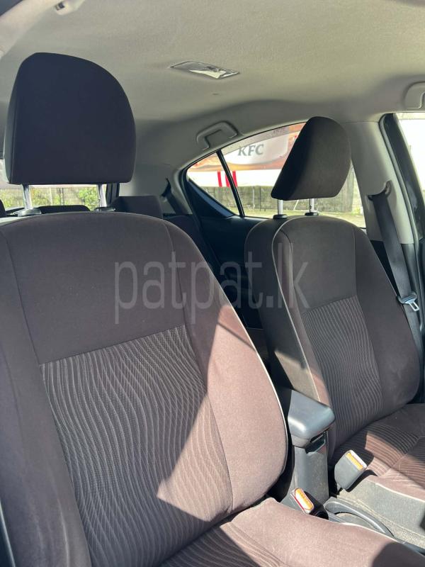 Toyota Aqua 2015 - பயன்படுத்தப்பட்டது கார் sale in Sri Lanka - patpat.lk