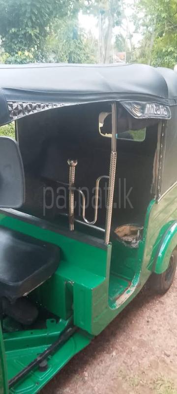 Bajaj 2 stroke 2005 - பயன்படுத்தப்பட்டது முச்சக்கர வண்டி sale in Sri Lanka - patpat.lk