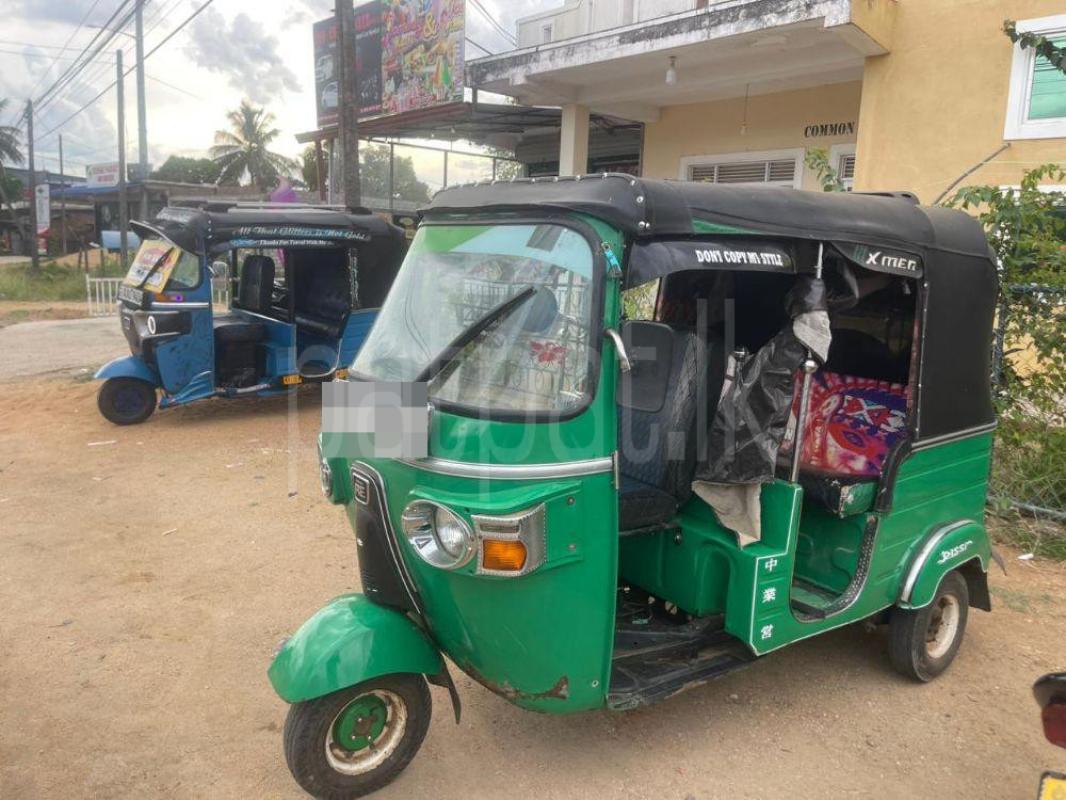Bajaj Three Wheel 2011 - Reconditioned Three wheeler sale in Sri Lanka - patpat.lk