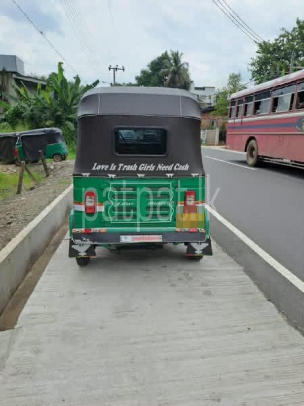 Bajaj Three Wheel 2011 - பயன்படுத்தப்பட்டது முச்சக்கர வண்டி sale in Sri Lanka - patpat.lk