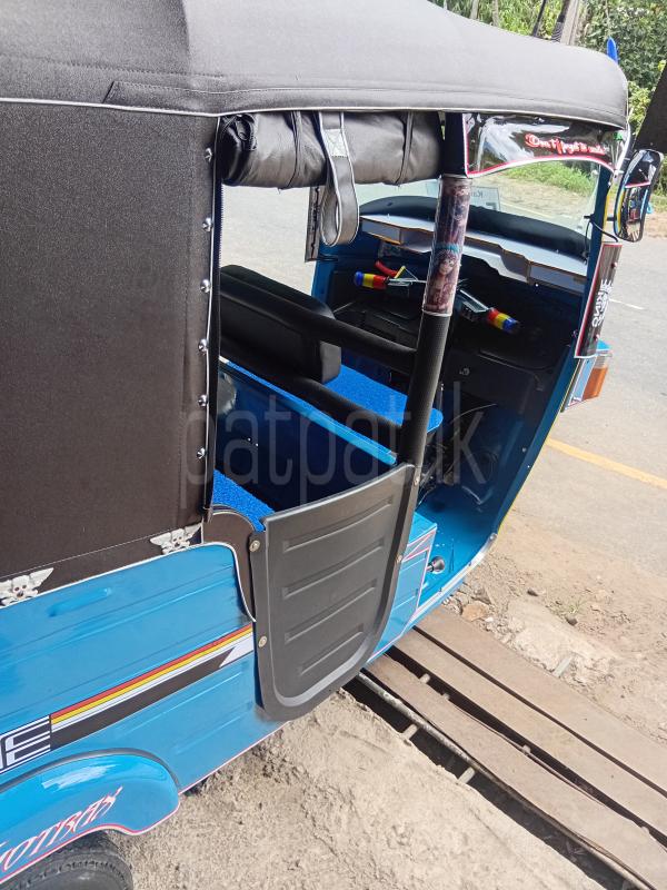 Bajaj Three Wheel 2011 - பயன்படுத்தப்பட்டது முச்சக்கர வண்டி sale in Sri Lanka - patpat.lk