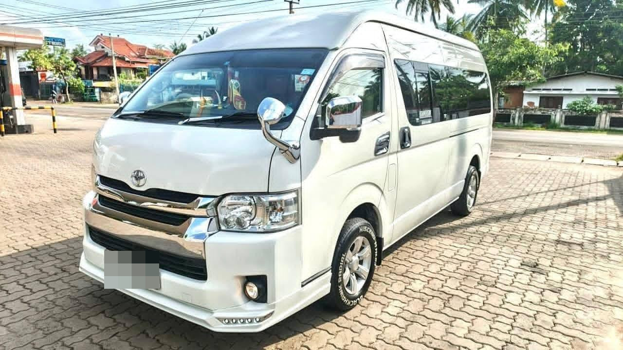 Toyota Hiace 2012 - பயன்படுத்தப்பட்டது வேன் sale in Sri Lanka - patpat.lk