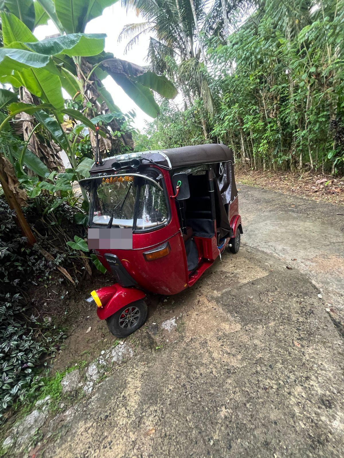 Bajaj Three Wheel 2006 - பயன்படுத்தப்பட்டது முச்சக்கர வண்டி sale in Sri Lanka - patpat.lk