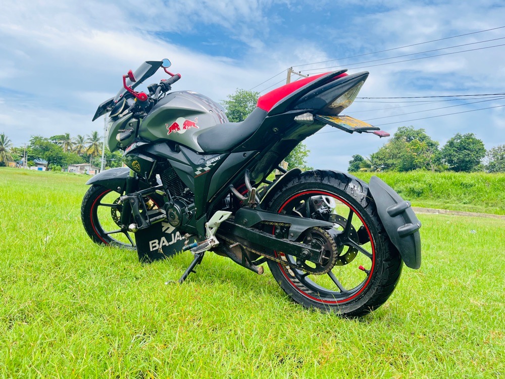 Suzuki Gixxer 2017 - பயன்படுத்தப்பட்டது பைக் sale in Sri Lanka - patpat.lk