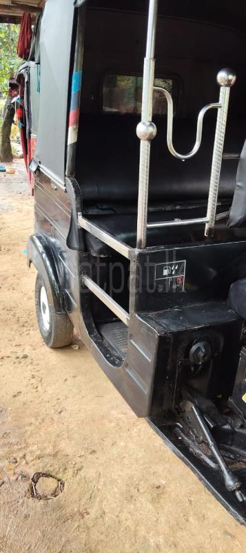 Bajaj 4 stroke 2011 - භාවිතා කරන ලද ත්‍රිරෝද රථය sale in Sri Lanka - patpat.lk