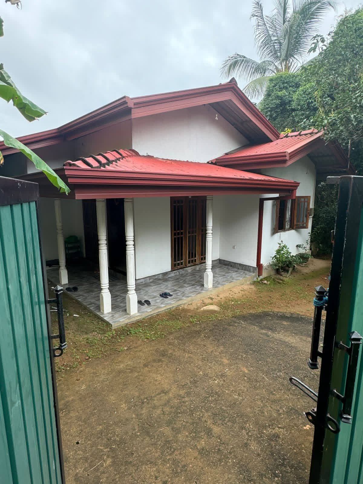 House for Sale in Kadawatha ads-image-1