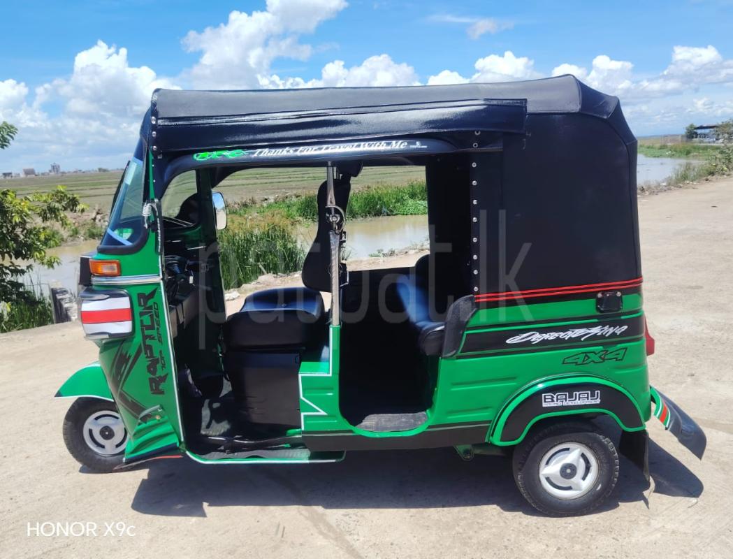 Bajaj Three Wheel 2018 - பயன்படுத்தப்பட்டது முச்சக்கர வண்டி sale in Sri Lanka - patpat.lk
