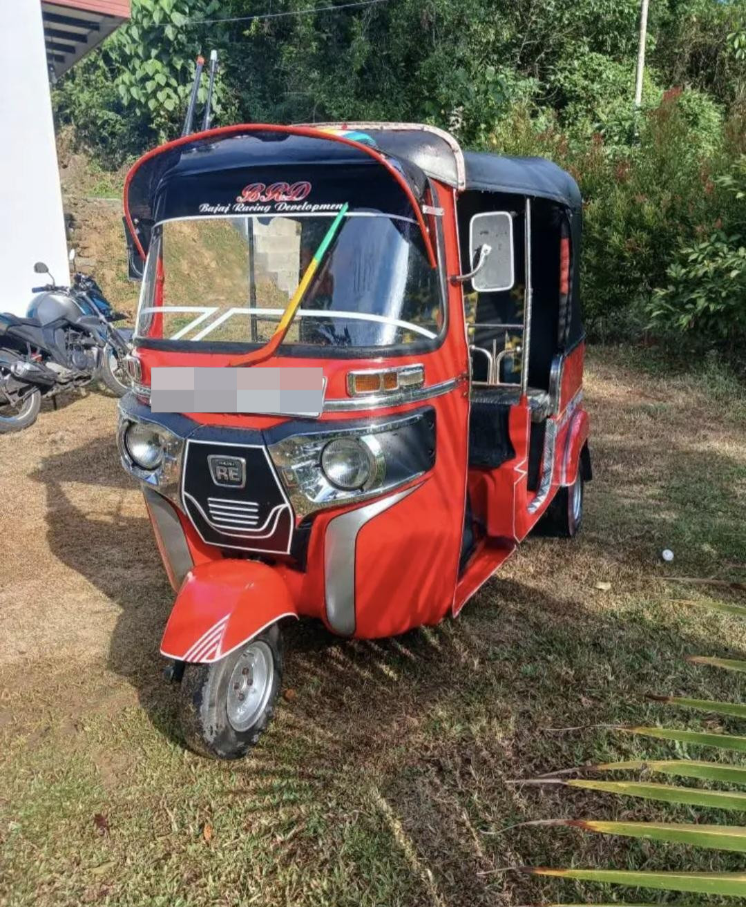 Bajaj Three Wheel 2015 - භාවිතා කරන ලද ත්‍රිරෝද රථය sale in Sri Lanka - patpat.lk