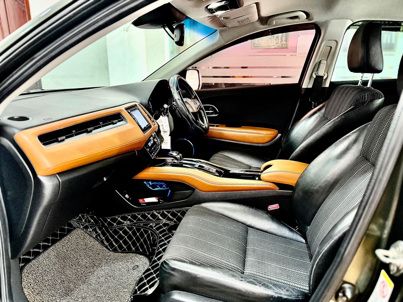 Honda Vezel 2015 - பயன்படுத்தப்பட்டது SUV sale in Sri Lanka - patpat.lk