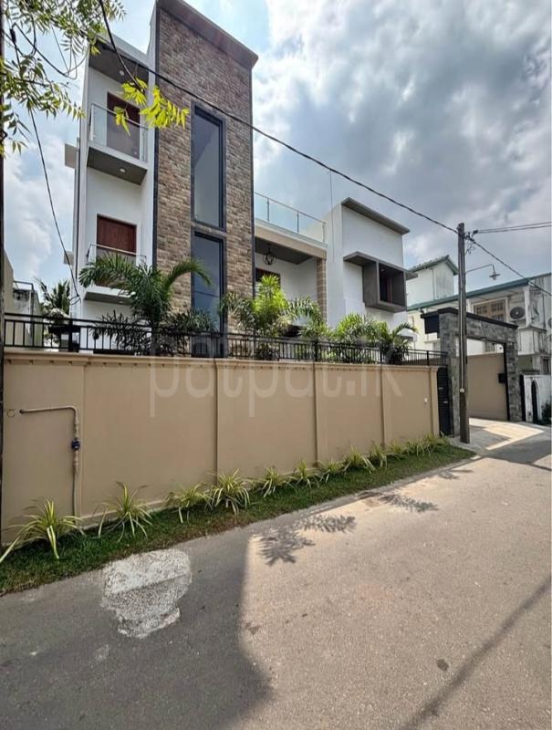 House for Sale in Boralesgamuwa