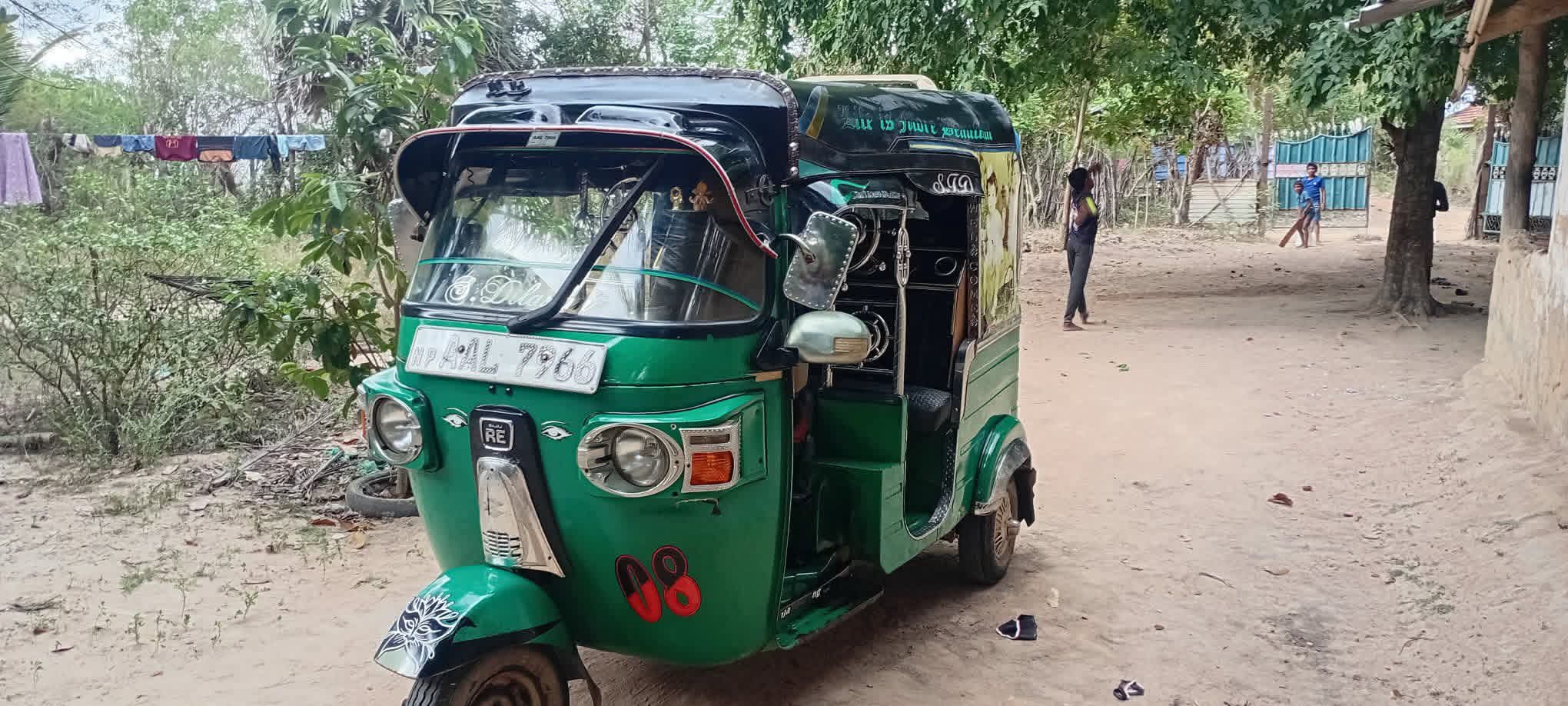 Bajaj Three Wheel 2013 - பயன்படுத்தப்பட்டது முச்சக்கர வண்டி sale in Sri Lanka - patpat.lk