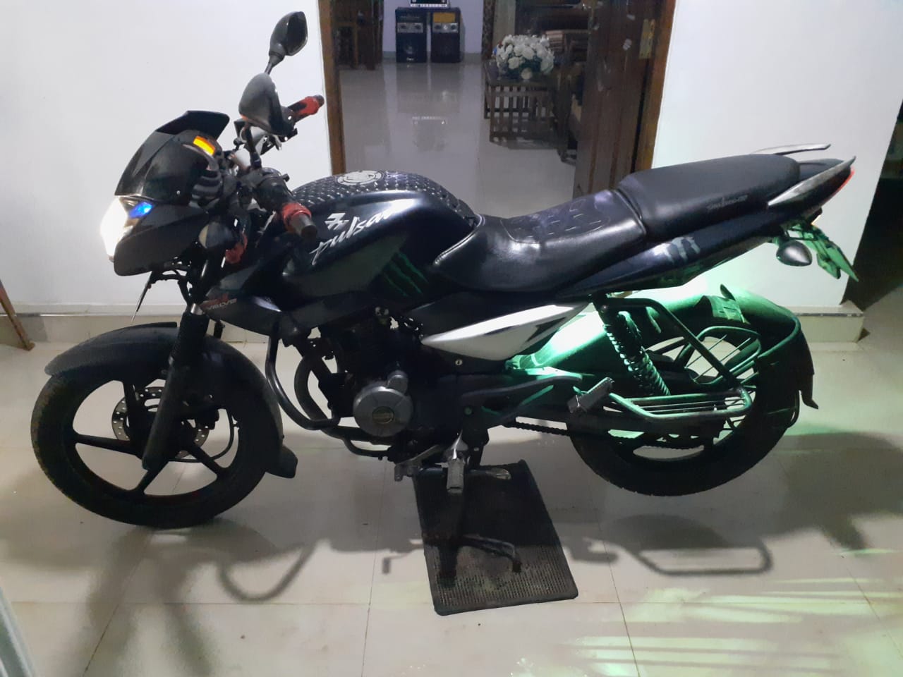 Bajaj Pulsar 2011 - பயன்படுத்தப்பட்டது பைக் sale in Sri Lanka - patpat.lk