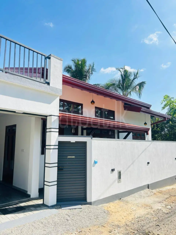 House for Sale in Athurugiriya