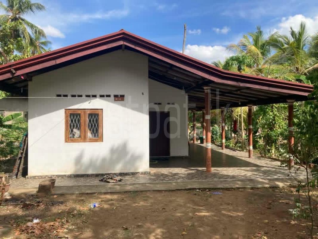 House for Sale in Weeraketiya