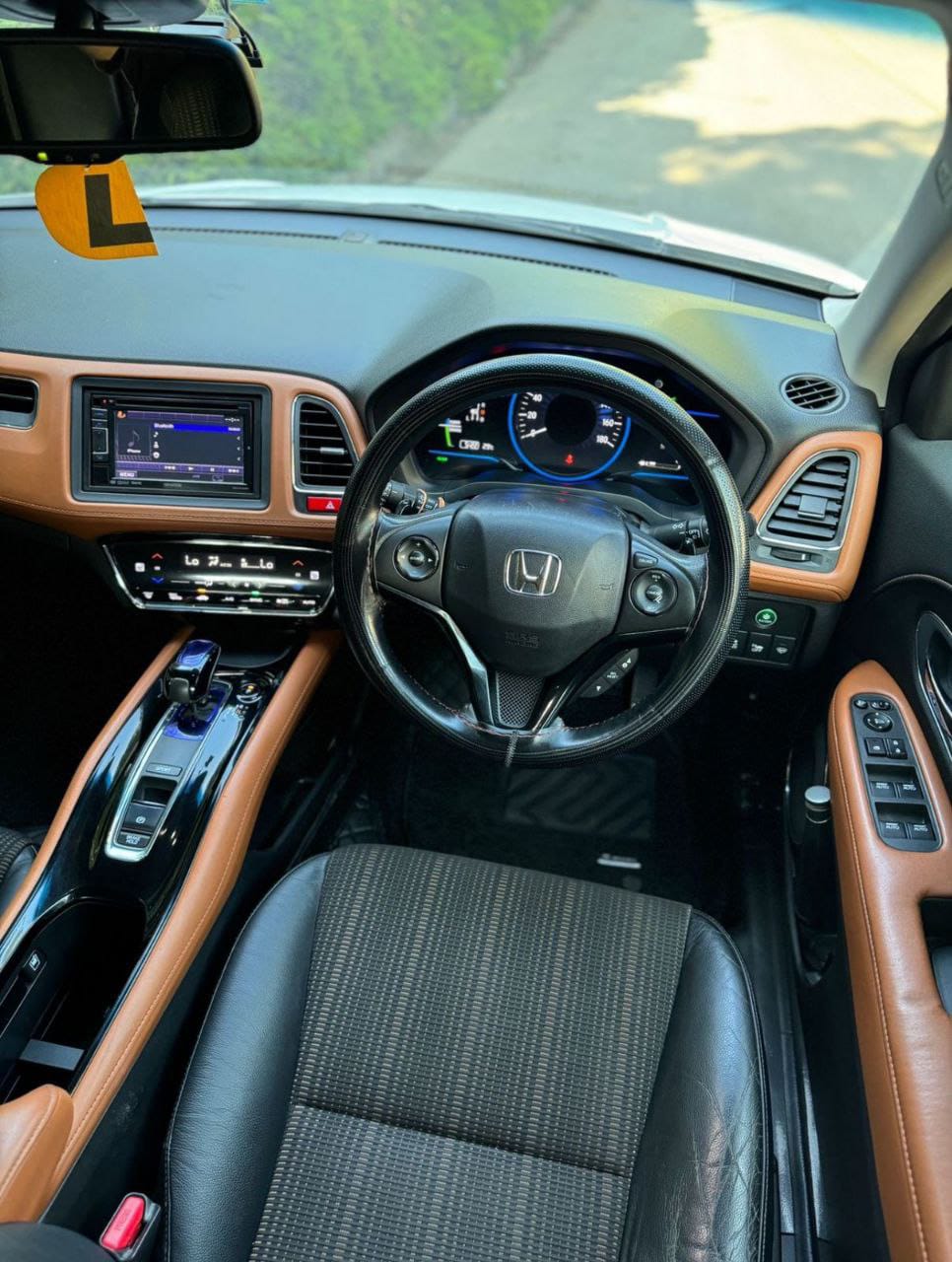 Honda Vezel 2014 - Used SUV sale in Sri Lanka - patpat.lk