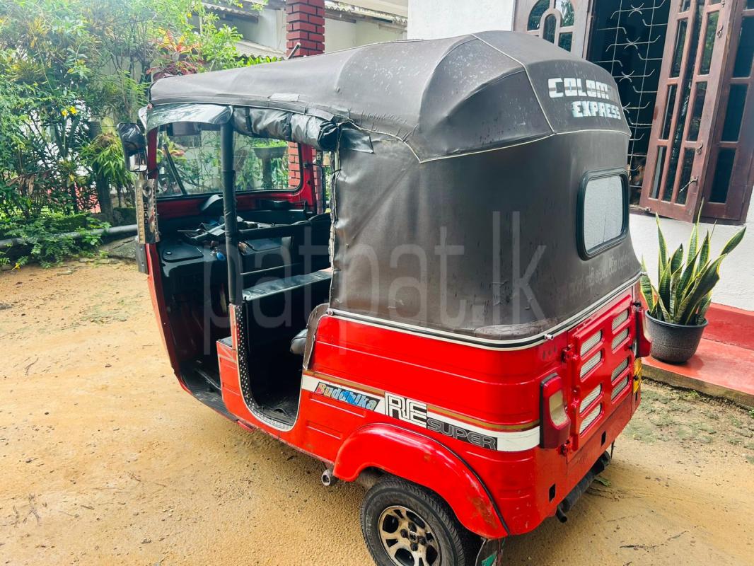 Bajaj Three Wheel 2015 - பயன்படுத்தப்பட்டது முச்சக்கர வண்டி sale in Sri Lanka - patpat.lk