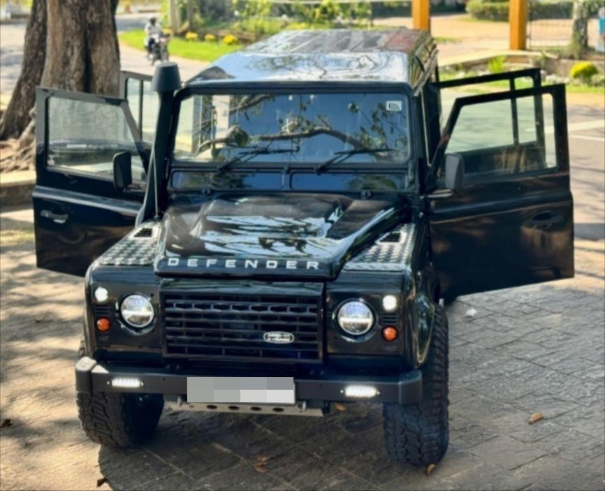 Land Rover Defender 1994 - பயன்படுத்தப்பட்டது SUV sale in Sri Lanka - patpat.lk