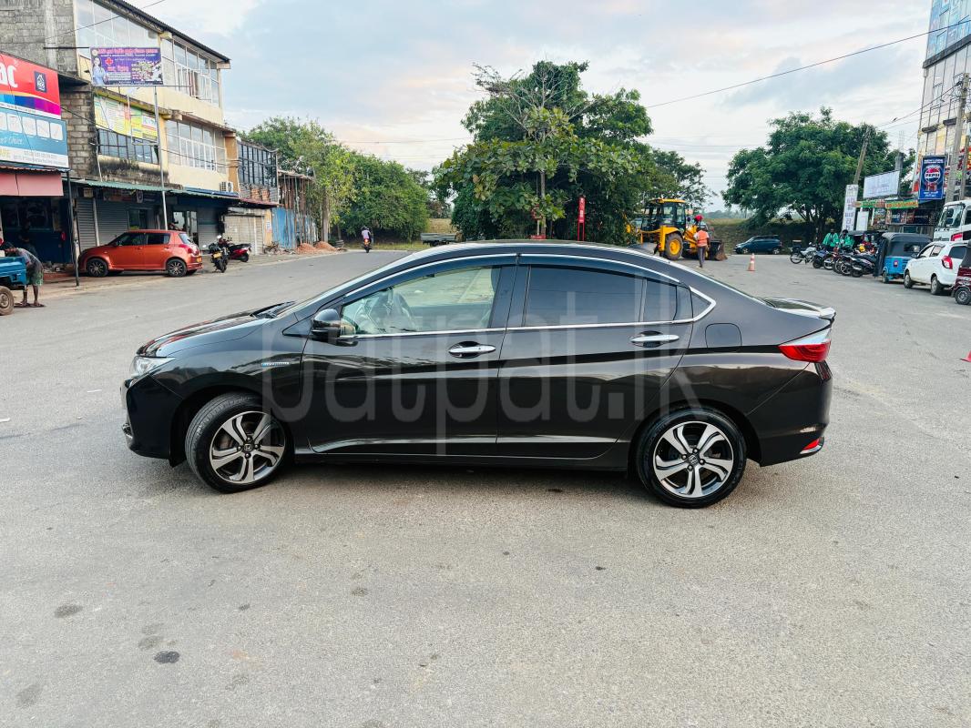 Honda Grace 2014 - பயன்படுத்தப்பட்டது கார் sale in Sri Lanka - patpat.lk