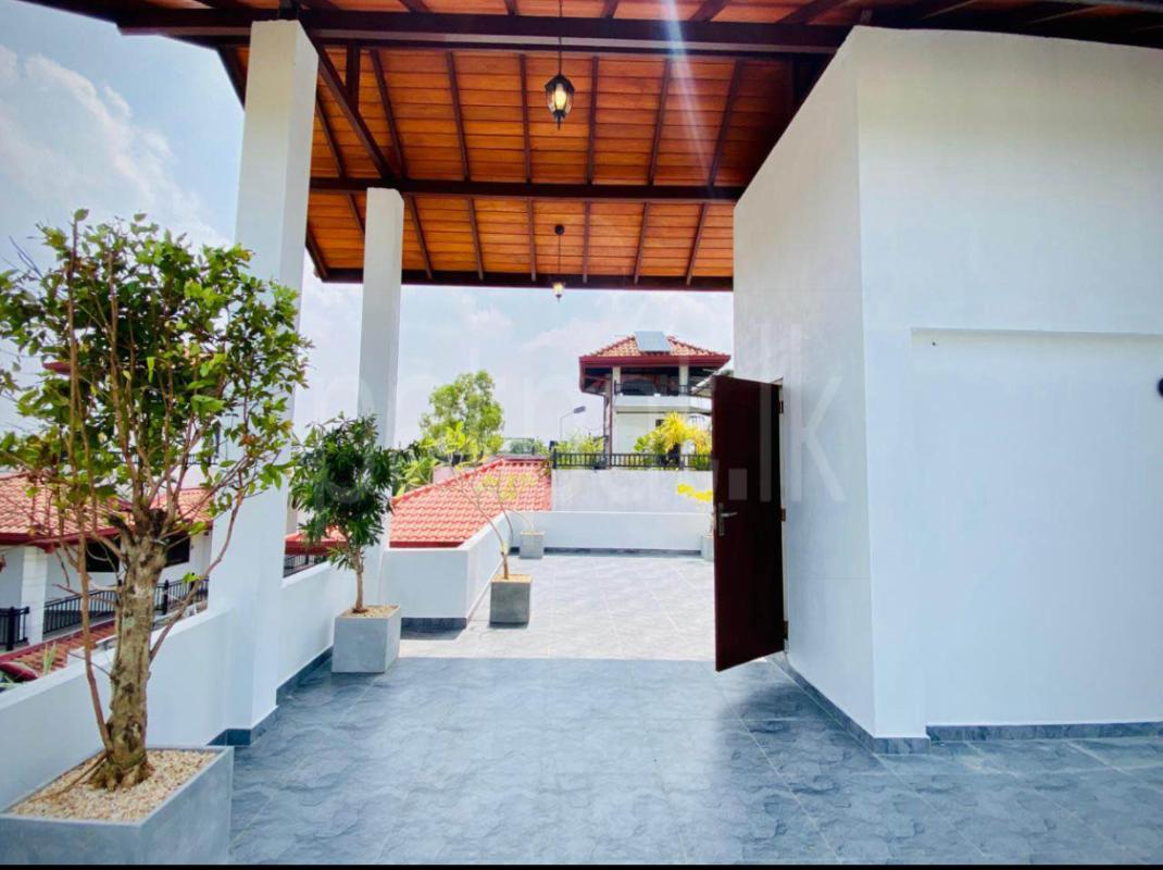 House for Sale in Athurugiriya