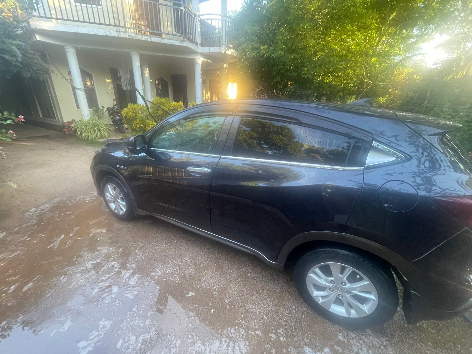 Honda Vezel 2014 - Reconditioned SUV sale in Sri Lanka - patpat.lk