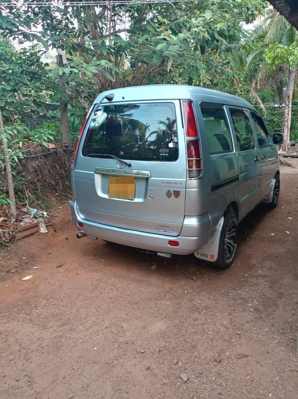 Toyota NOHA 1998 - භාවිතා කරන ලද වෑන් රථය sale in Sri Lanka - patpat.lk