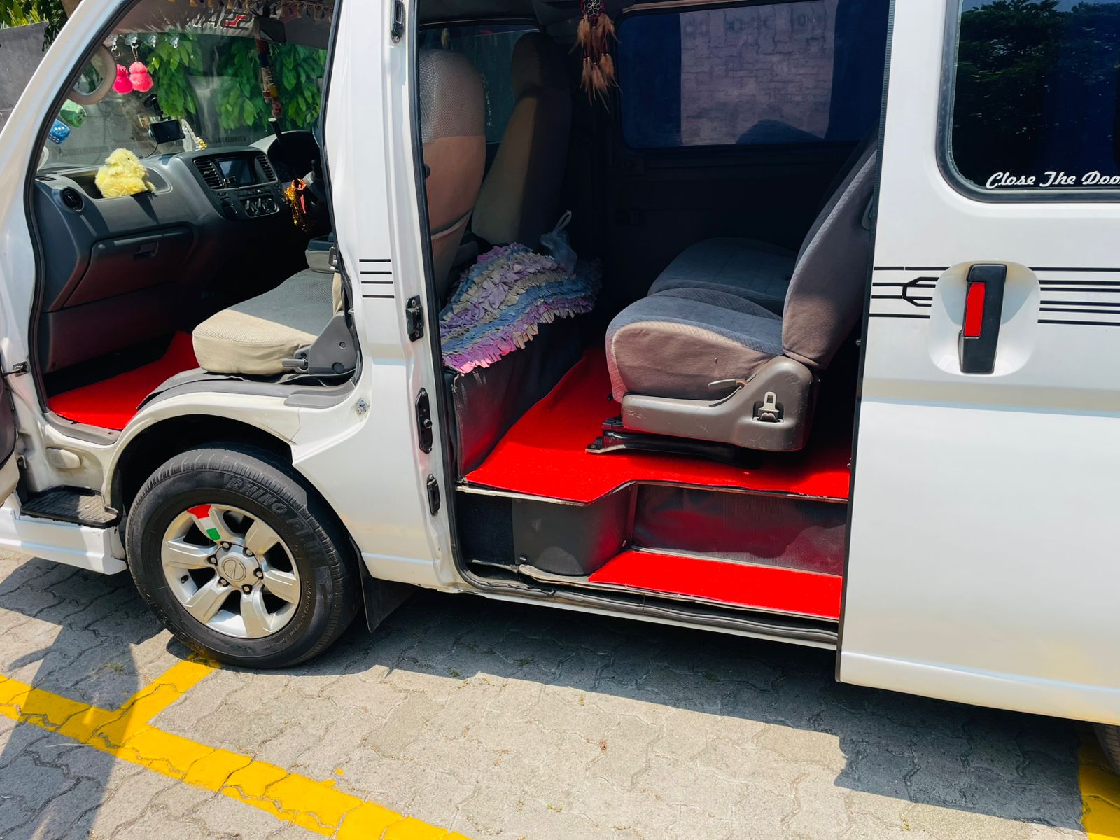 Nissan Caravan 2006 - Used Van sale in Sri Lanka - patpat.lk