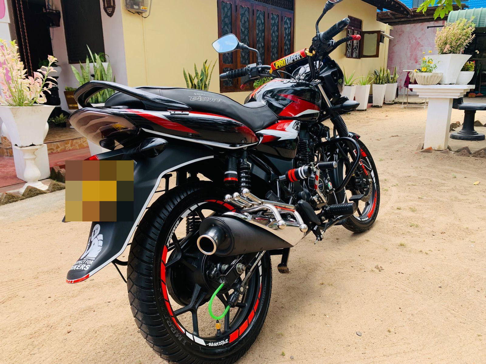 Bajaj Discover 2024 - பயன்படுத்தப்பட்டது பைக் sale in Sri Lanka - patpat.lk