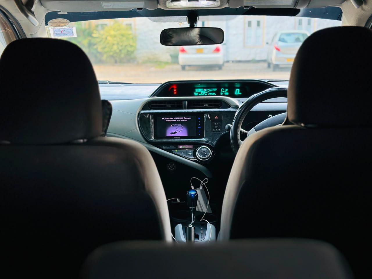 Toyota Aqua 2013 - பயன்படுத்தப்பட்டது கார் sale in Sri Lanka - patpat.lk