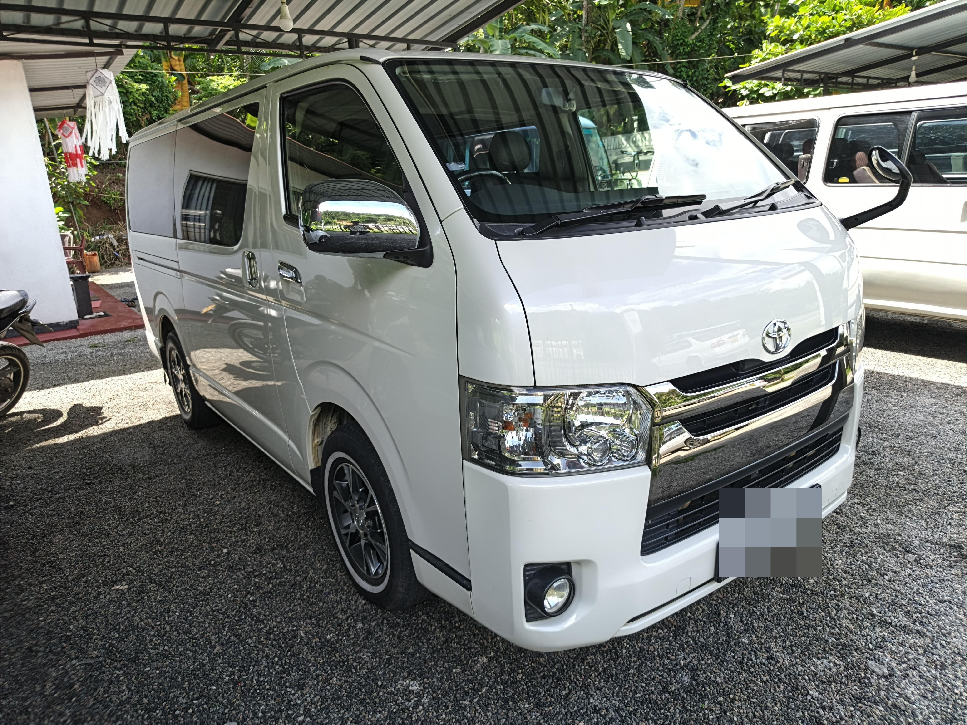 Toyota Hiace 2015 - பயன்படுத்தப்பட்டது வேன் sale in Sri Lanka - patpat.lk