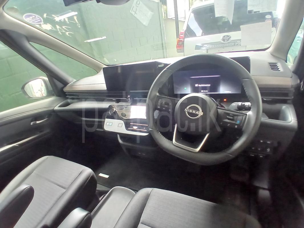 Nissan Serena 2023 - மறுசீரமைக்கப்பட்டது வேன் sale in Sri Lanka - patpat.lk