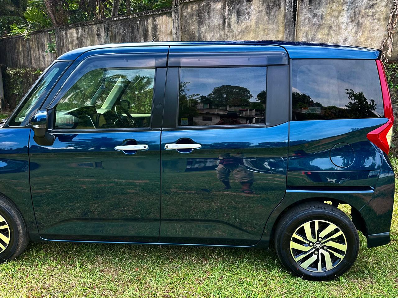 Toyota Roomy 2017 - භාවිතා කරන ලද වෑන් රථය sale in Sri Lanka - patpat.lk