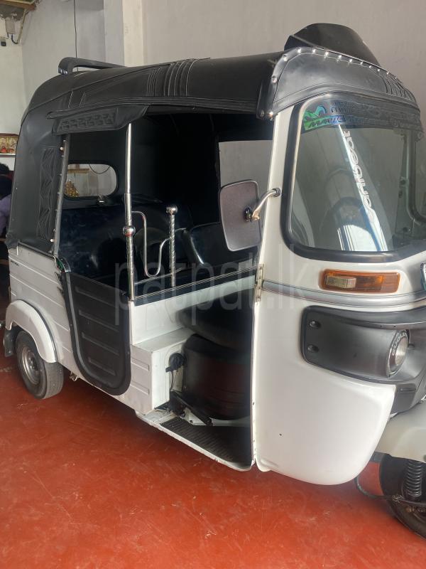 Bajaj Three Wheel 2019 - பயன்படுத்தப்பட்டது முச்சக்கர வண்டி sale in Sri Lanka - patpat.lk