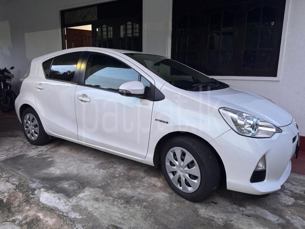 Toyota Aqua 2014 - பயன்படுத்தப்பட்டது கார் sale in Sri Lanka - patpat.lk