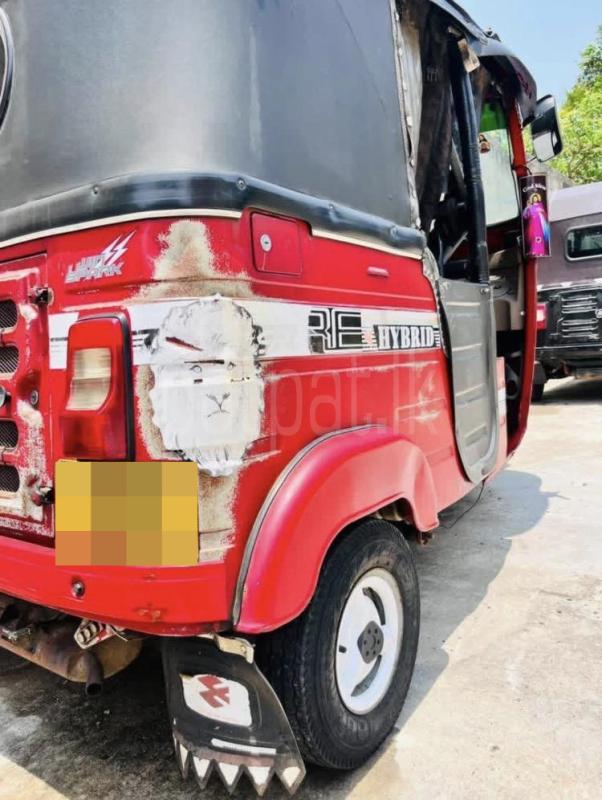 Bajaj 4 stroke 2016 - பயன்படுத்தப்பட்டது முச்சக்கர வண்டி sale in Sri Lanka - patpat.lk