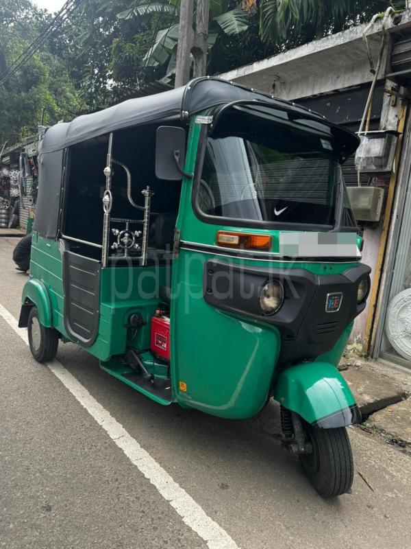 Bajaj 4 stroke 2015 - Used Three wheeler sale in Sri Lanka - patpat.lk