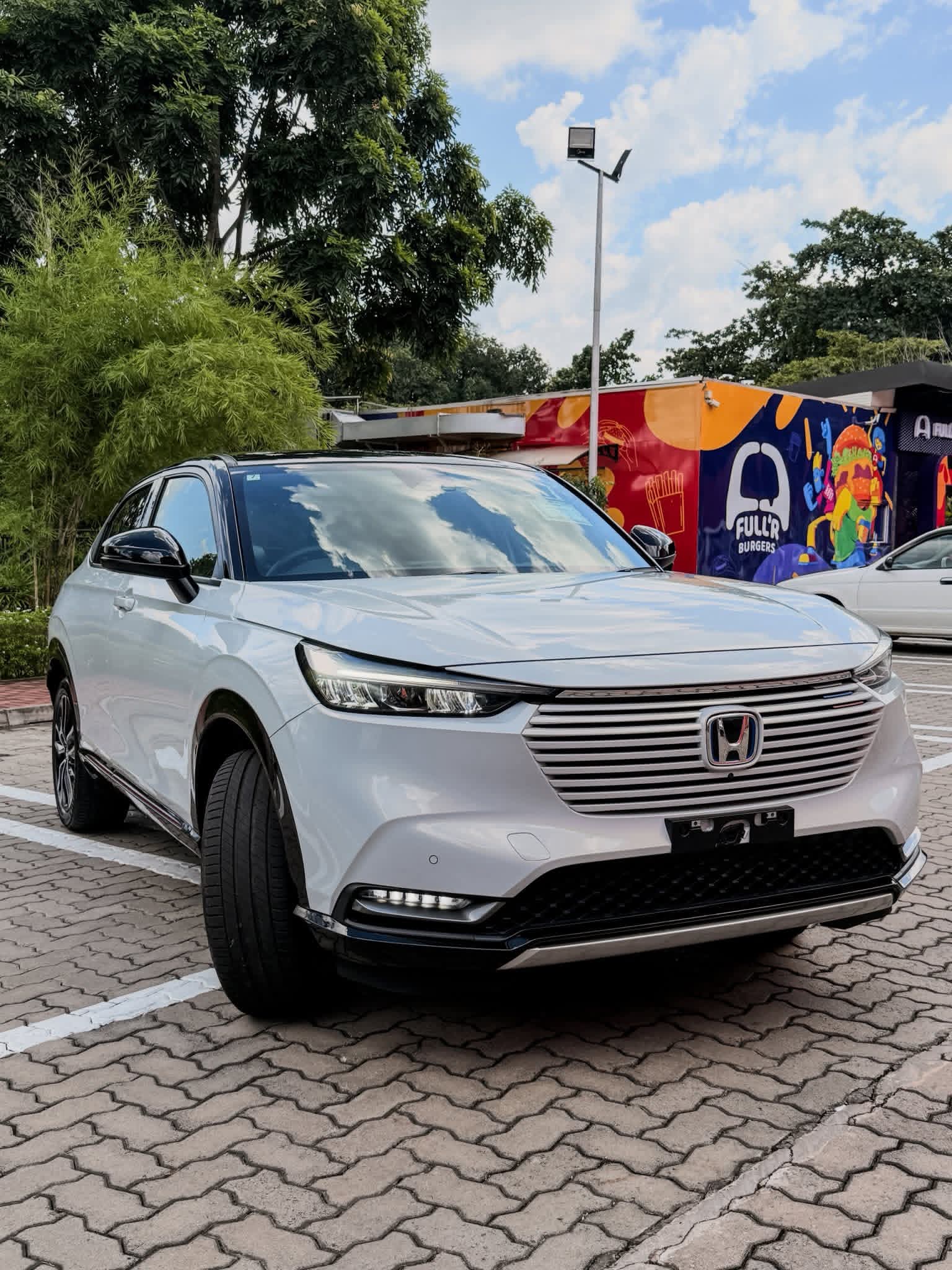 Honda Vezel 2024 - අලුත් SUV රථය sale in Sri Lanka - patpat.lk