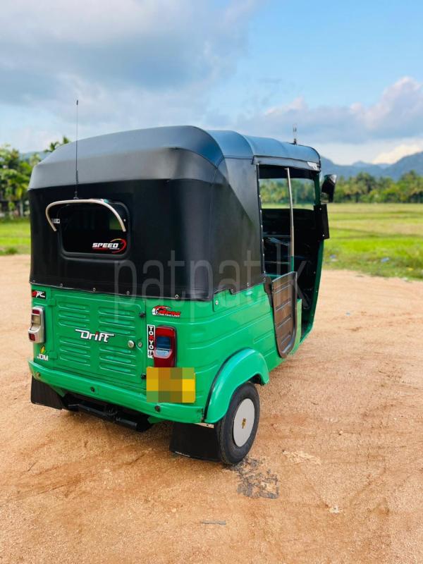 Bajaj Three Wheel 2015 - Used Three wheeler sale in Sri Lanka - patpat.lk