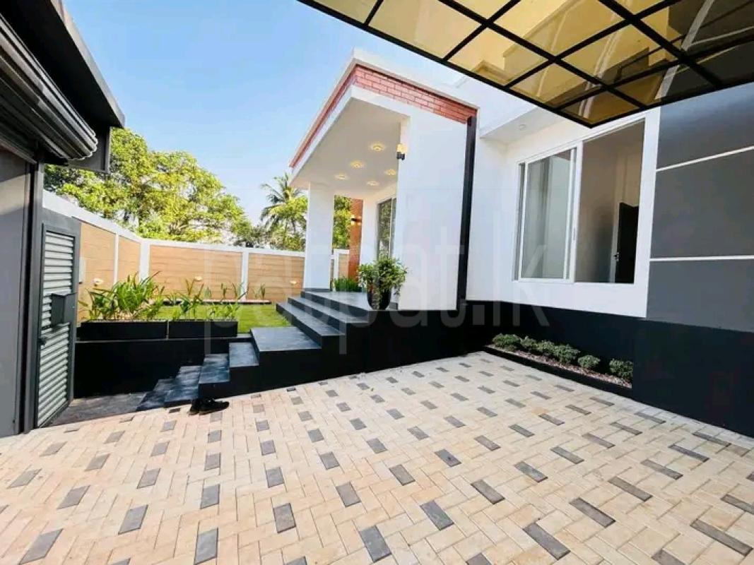 House for Sale in Yakkala