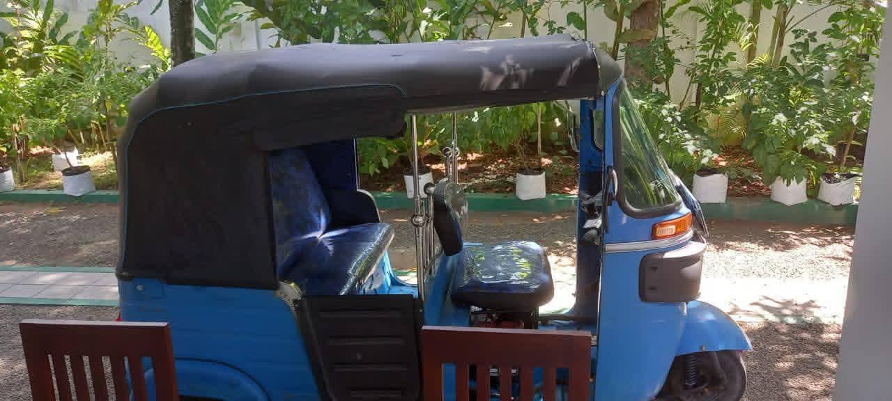 Bajaj Three Wheel 2016 - பயன்படுத்தப்பட்டது முச்சக்கர வண்டி sale in Sri Lanka - patpat.lk