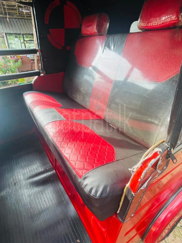 Bajaj Three Wheel 2019 - மறுசீரமைக்கப்பட்டது முச்சக்கர வண்டி sale in Sri Lanka - patpat.lk