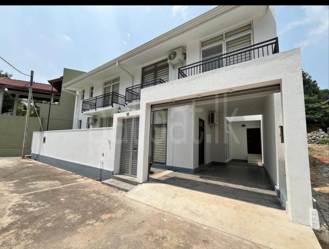 House for Sale in Battaramulla