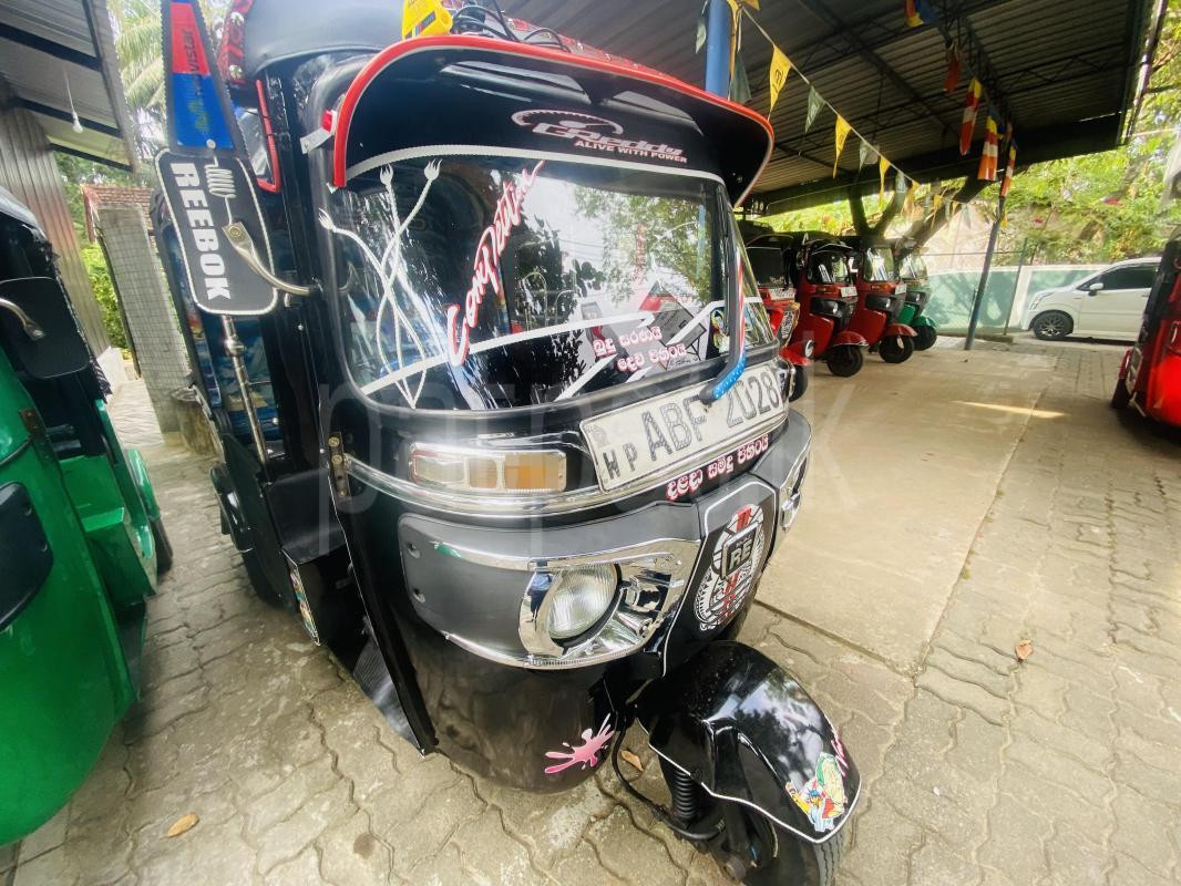 Bajaj 4 stroke 2016 - பயன்படுத்தப்பட்டது முச்சக்கர வண்டி sale in Sri Lanka - patpat.lk