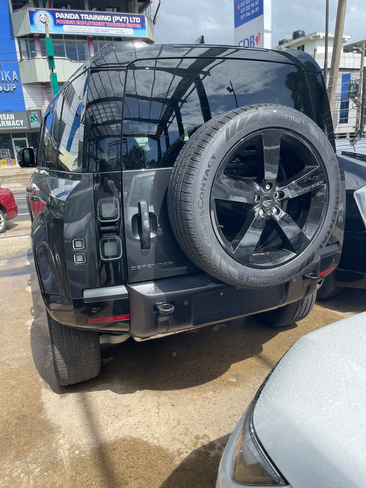 Land Rover Defender 2025 - சான்றளிக்கப்பட்டது SUV sale in Sri Lanka - patpat.lk