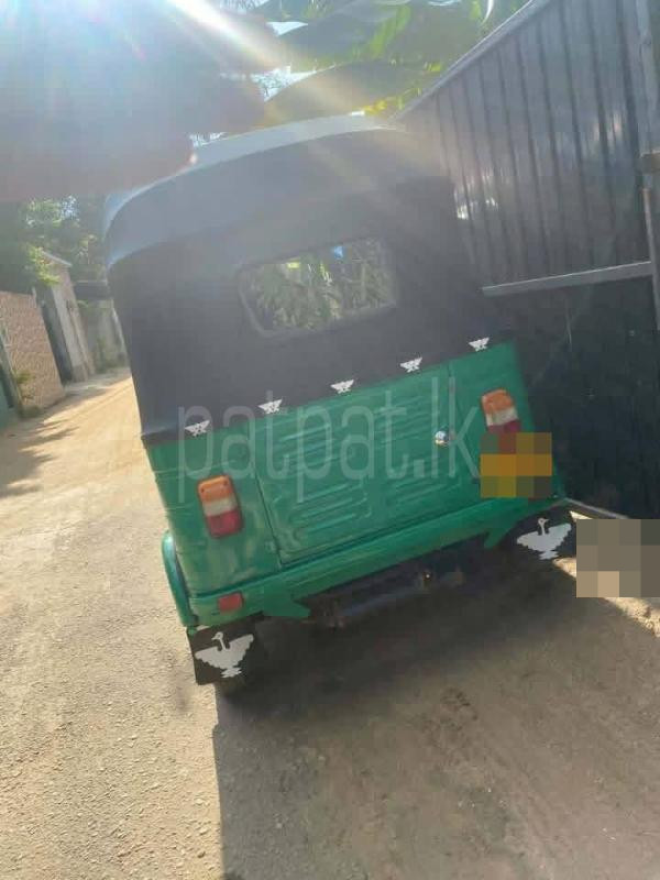 Bajaj Three Wheel 2009 - பயன்படுத்தப்பட்டது முச்சக்கர வண்டி sale in Sri Lanka - patpat.lk