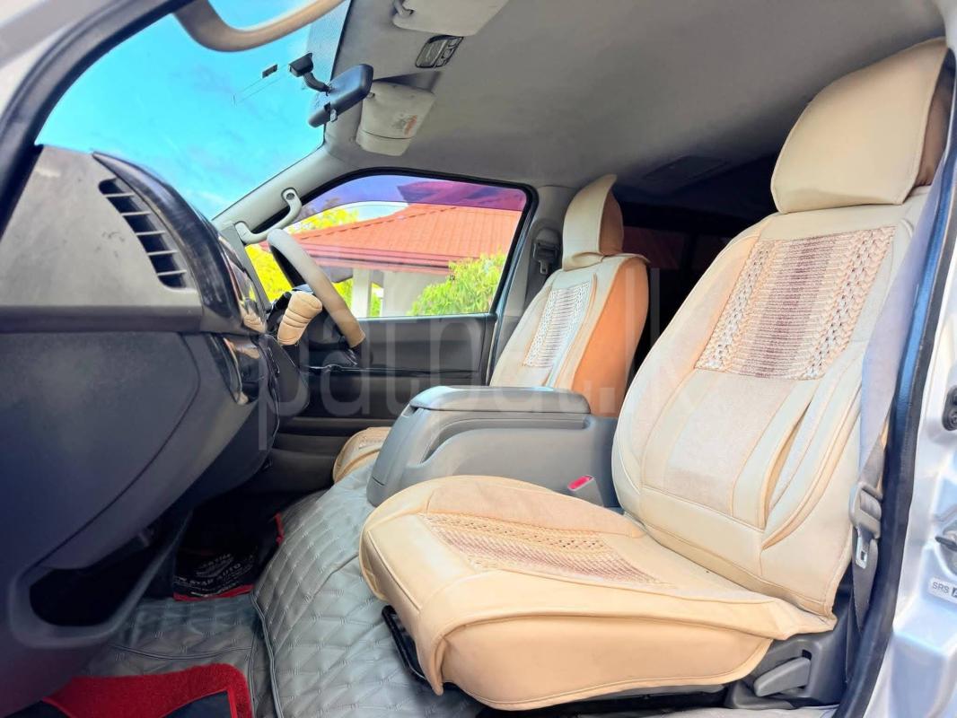 Toyota Hiace 2005 - பயன்படுத்தப்பட்டது வேன் sale in Sri Lanka - patpat.lk